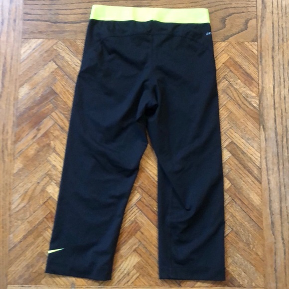 Nike Pro Dri-Fit leggings Gently Used - Picture 4 of 7